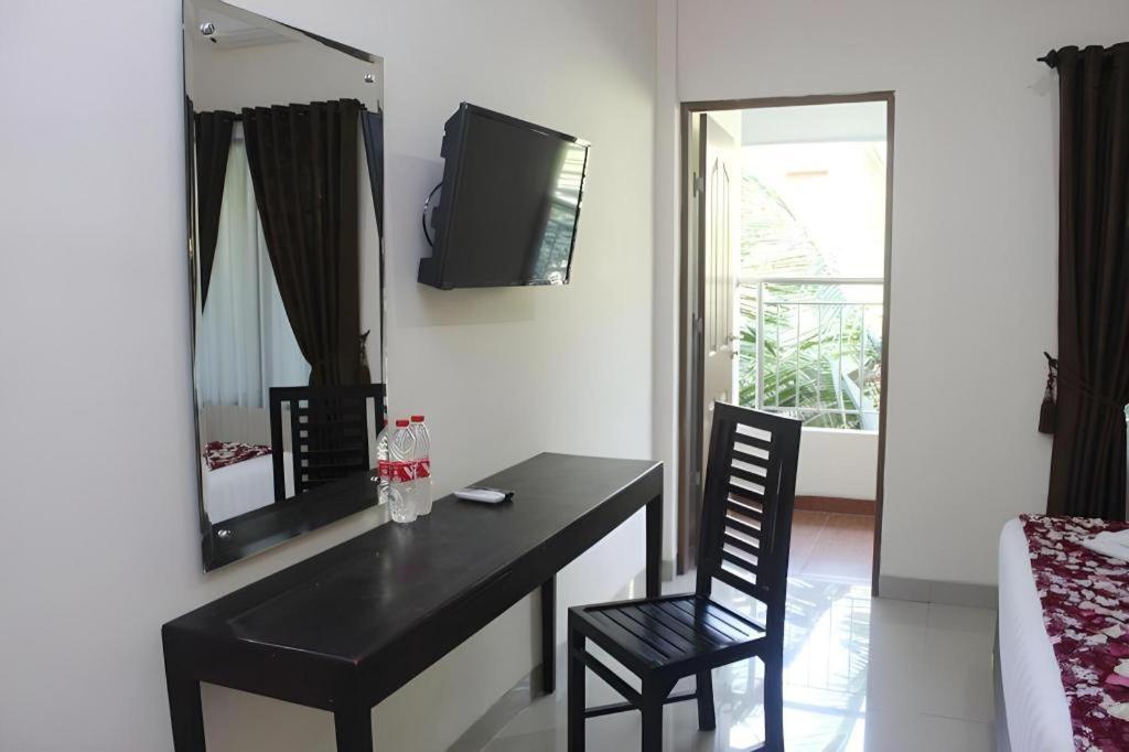 Malioboro Garden Hotel Yogyakarta Exterior foto