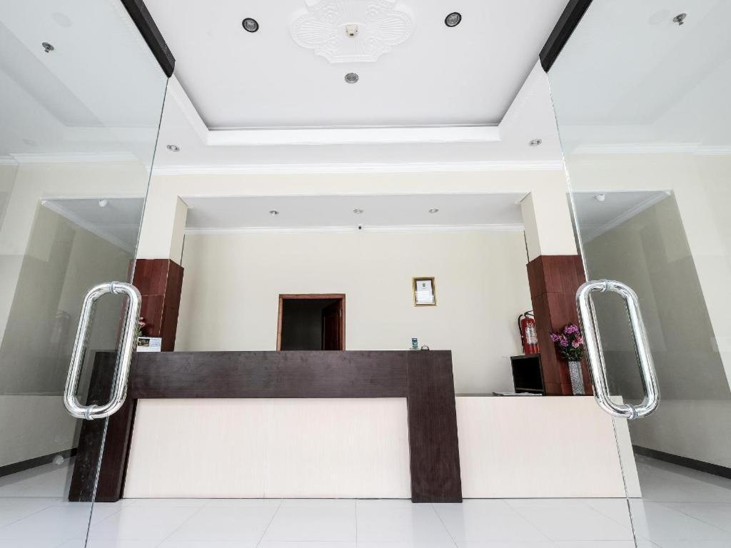 Malioboro Garden Hotel Yogyakarta Exterior foto