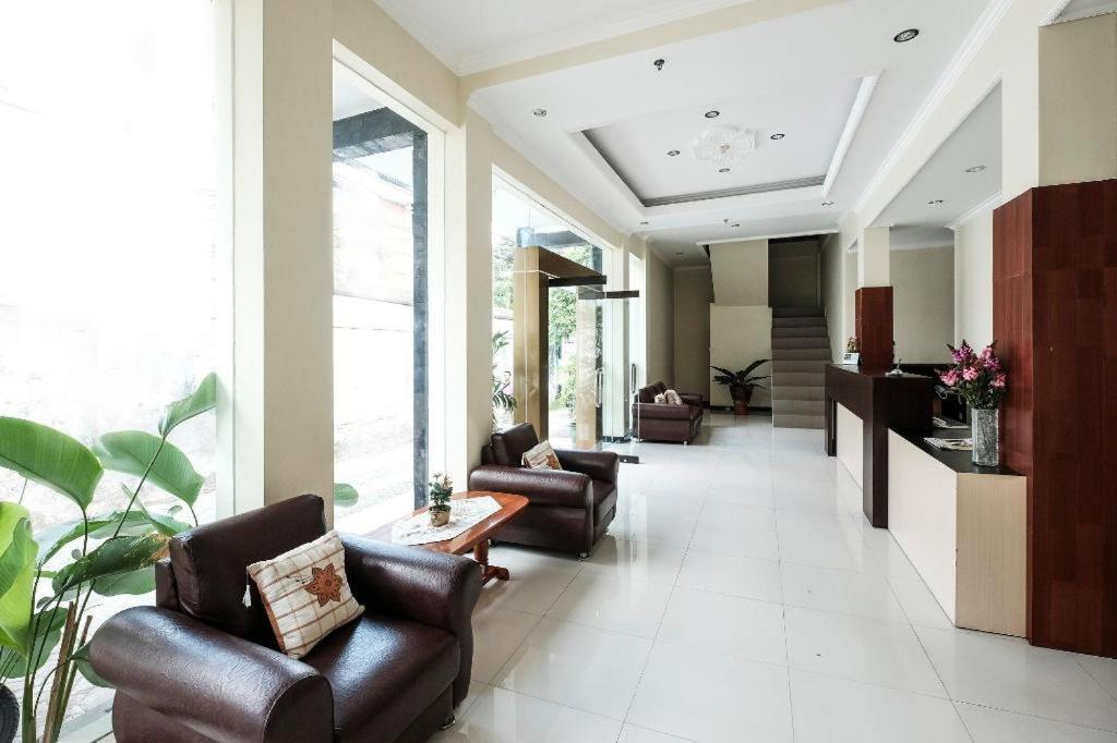 Malioboro Garden Hotel Yogyakarta Exterior foto