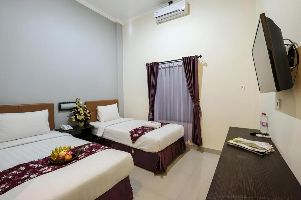 Malioboro Garden Hotel Yogyakarta Exterior foto