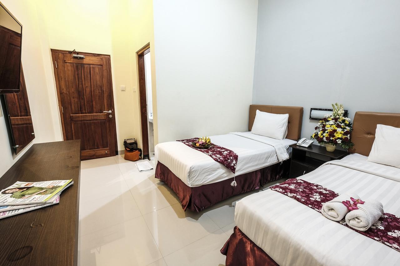 Malioboro Garden Hotel Yogyakarta Exterior foto